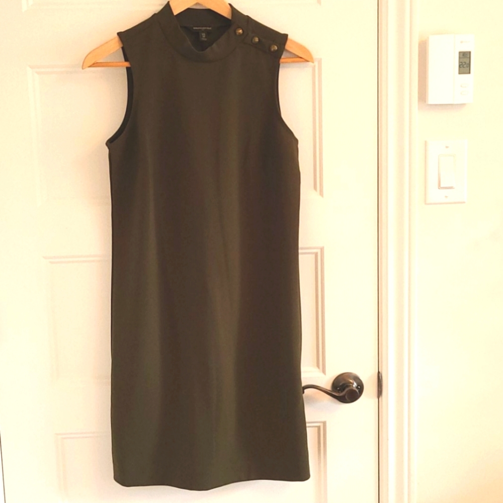 2 for 15$ Banana republic mock neck dress khakis